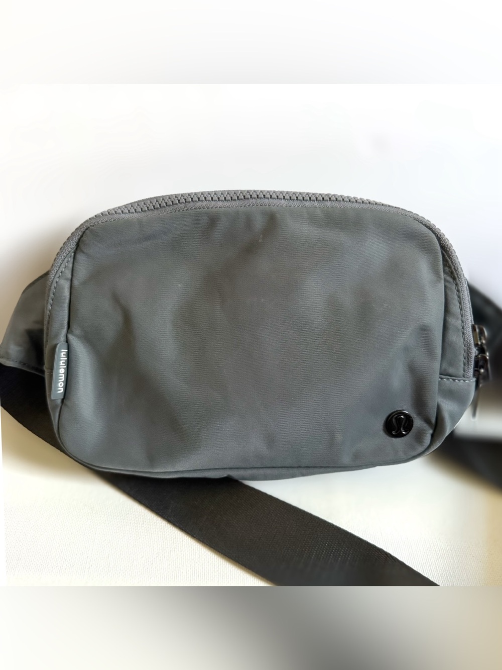 Lululemon Everywhere Belt Bag 2L Gray Crossbody Fanny Pack O/S Athleisure Travel